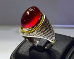 انگشتر عقيق سرخ آلبالويی يمنی با پايه فديوم مدل حصيری بسيار زيبا و خوش دست کد  A-113 - تصویر 2