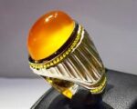 انگشتر عقیق زرد یمنی کهنه بسیار آبدار حکاکی پنج تن آل عبا زیر عقیق بسیار خاص و ممتاز مربوط به دوره قاجاریه پایه فدیوم مدل شیاری با مهر تهران رسول کد EGR-20 - تصویر 5