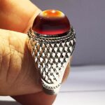 انگشتر عقیق سه پوست سرخ یمنی کهنه پایه فدیوم مدل حصیری درشت با مهر تهران رسول کد  A-146 - تصویر 5