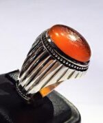 انگشتر عقیق پرتقالی یمنی تراشدار قطعی پایه نقره مدل خیاری اثر استاد حاج حسین جدی کد A-158