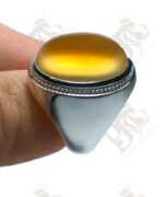 انگشتر عقیق زرد یمنی کهنه پایه فدیوم مدل فیلی اثر استاد مهرداد غلامرضا کد A-181 - تصویر 2