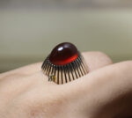 انگشتر عقیق سرخ یمنی کهنه پایه فدیوم مدل ریز ‌دندان کد A-226 - تصویر 4