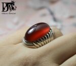 یکی از زیباتری انگشترهای عقیق سرخ یمنی کهنه پایه فدیوم اثر استاد مهرداد غلامرضا
