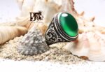 انگشتر عقیق سبز استثنایی بینهایت آبدار پایه نقره قلم زنی دست ساز  کد A-302 - تصویر 2