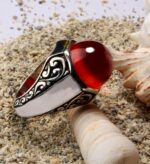 انگشتر عقیق سرخ یمنی کهنه پایه فدیوم قلم دست با مهر تهران محک  کد A-300