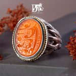 یکی از زیباترین و ممتاز ترین حکاکی های دوره قاجار ذکر زیبای یا(( صادق الوعد)) حکاکی این اثر توسط یکی از(( بزرگترین حکاکان دوره قاجار ))بر روی عقیق ناب یمانی  کد EGR-208 - تصویر 2