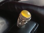 انگشتر عقیق زرد یمنی کهنه پایه نقره دست ساز با مهر تهران علی کد A-539 - تصویر 2