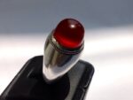 انگشتر عقیق سرخ یمنی کهنه نهایت طبع و رنگ و اصالت پایه فدیوم مدل فیلی کد   A-554 - تصویر 2