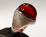 انگشتر عقیق سرخ یمنی کهنه درشت قواره دار پایه فدیوم مدل حصیری کد A-626 - تصویر 2
