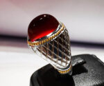 انگشتر عقیق سرخ یمنی کهنه نهایت طبع و رنگ و اصالت بالا پایه فدیوم مدل رولکسی حصیری با مهر تهران رسول  کد A-671 - تصویر 2
