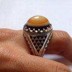 انگشتر عقیق سه پوست کهنه یمنی مدل خاص  کد A-561 - تصویر 3