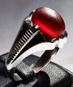 انگشتر عقیق سرخ یمنی کهنه بسبار آبدار پایه نقره  کد A-638