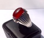 انگشتر عقیق سرخ یمنی تراشدار قطعی پایه فدیوم مدل اشکی با مهر تهران محک  کد A-567 - تصویر 2