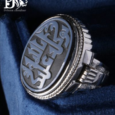 انگشتر عقیق سه پوست خطی سبک کوفی تزیینی ذکر توکلت علی الله کد EGR-391